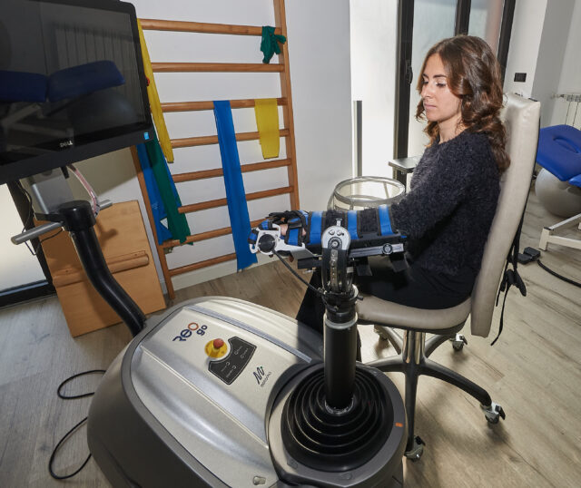 Primo E Caredent Fisioterapia Robotica 42